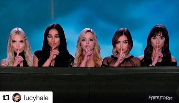axnmovies_es's tweet photo. Nuestras pequeñas mentirosas ya están preparadas para el último "Shhh" 👄👆🏼 ¿Y tú? #PLLAXNWhite https://t.co/rhAmYo4h8P