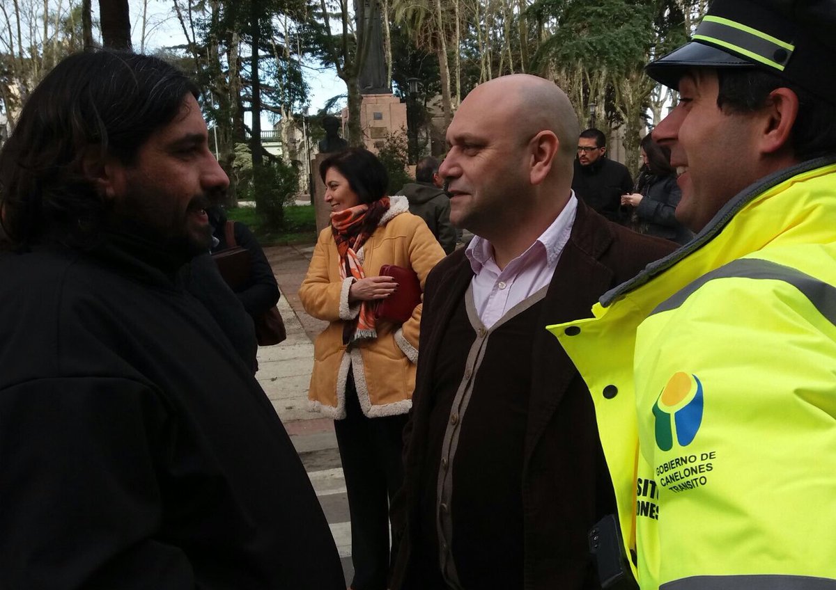 UNASEV's tweet photo. Más equipamiento para profundizar controles en el tránsito #POSEVI @transitocanel comprometido para disminuir la #SiniestralidadVial https://t.co/s96yyJSlR9