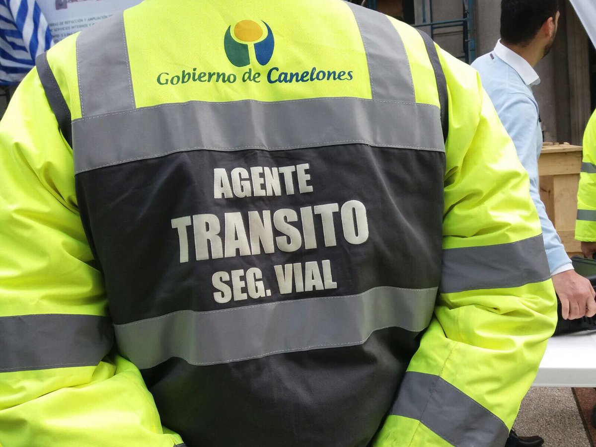 UNASEV's tweet photo. Más equipamiento para profundizar controles en el tránsito #POSEVI @transitocanel comprometido para disminuir la #SiniestralidadVial https://t.co/s96yyJSlR9
