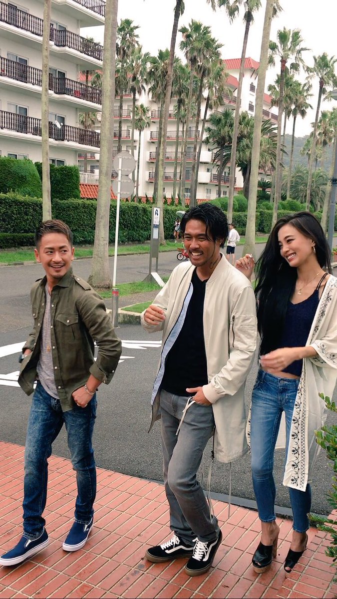 Yumi Twitterren 今日はbitterの撮影だったよ ずっと天気悪くて雨も止まず でもbitter の現場はいつも大笑いして笑顔が絶えない みんな凄く明るくて面白くて優しくて本当にいつでとどこでも素敵な現場になります あらたさんしんたろうさんスタッフさん