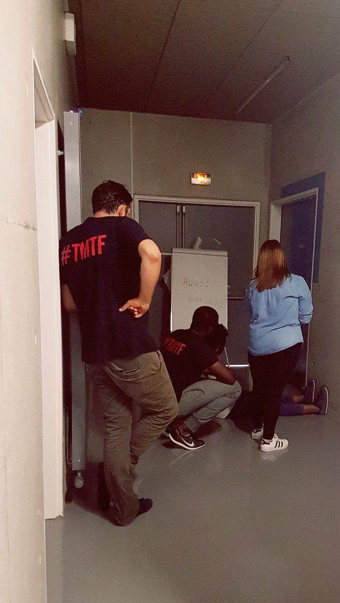 NadiaMenacer's tweet photo. Après #GoogleAvecReims de jeunes rémois en plein tournage sur la fraternité #tmtf. Bravo aux organisateurs et à la jeunesse!🎥📱🤝 https://t.co/l9xPh9yggS