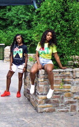 AstroGirlDreams's tweet photo. YOU ARE WHAT YOU CREATE 🤘🏾
(I'm late but look at me and sky looking like bad bitch 1 &amp; bad bitch 2) @AurvanaApparel https://t.co/BBURORWIHu