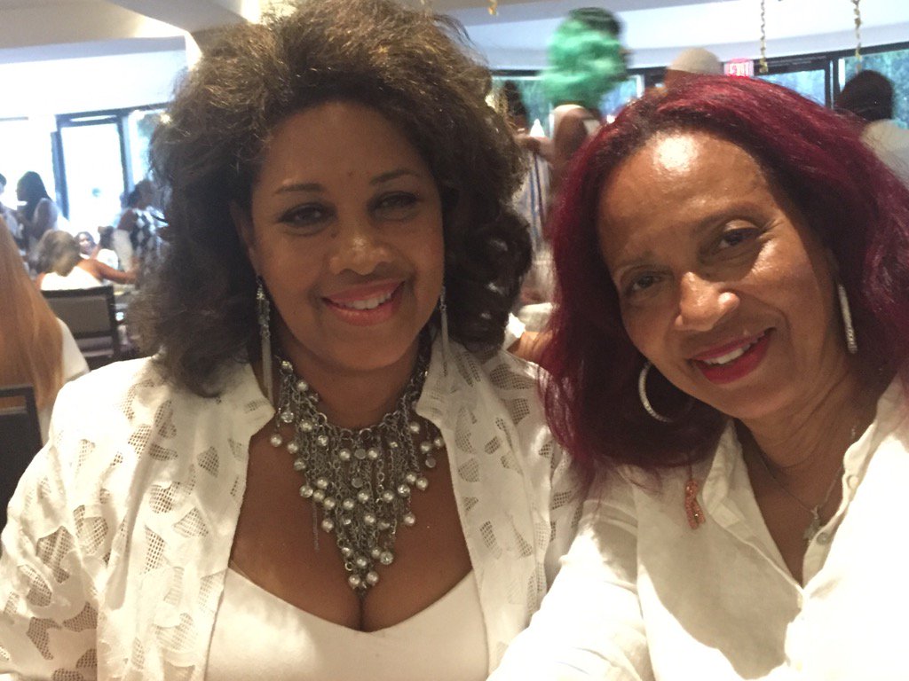 Denise Roberts (@divaofallred) on Twitter photo 