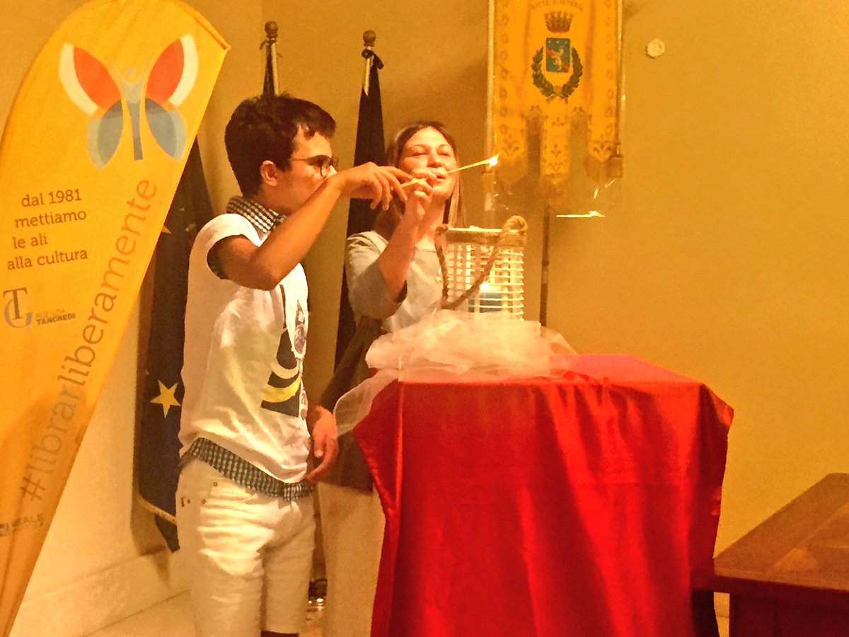 BccBasilicata's tweet photo. #nottebiancalibro @LettiDiSera DG @GiorgioCostant8 : evento straordinario di un'intera #comunità #cisiamo #siamolucani , da sempre! https://t.co/jjTJHwm7rz