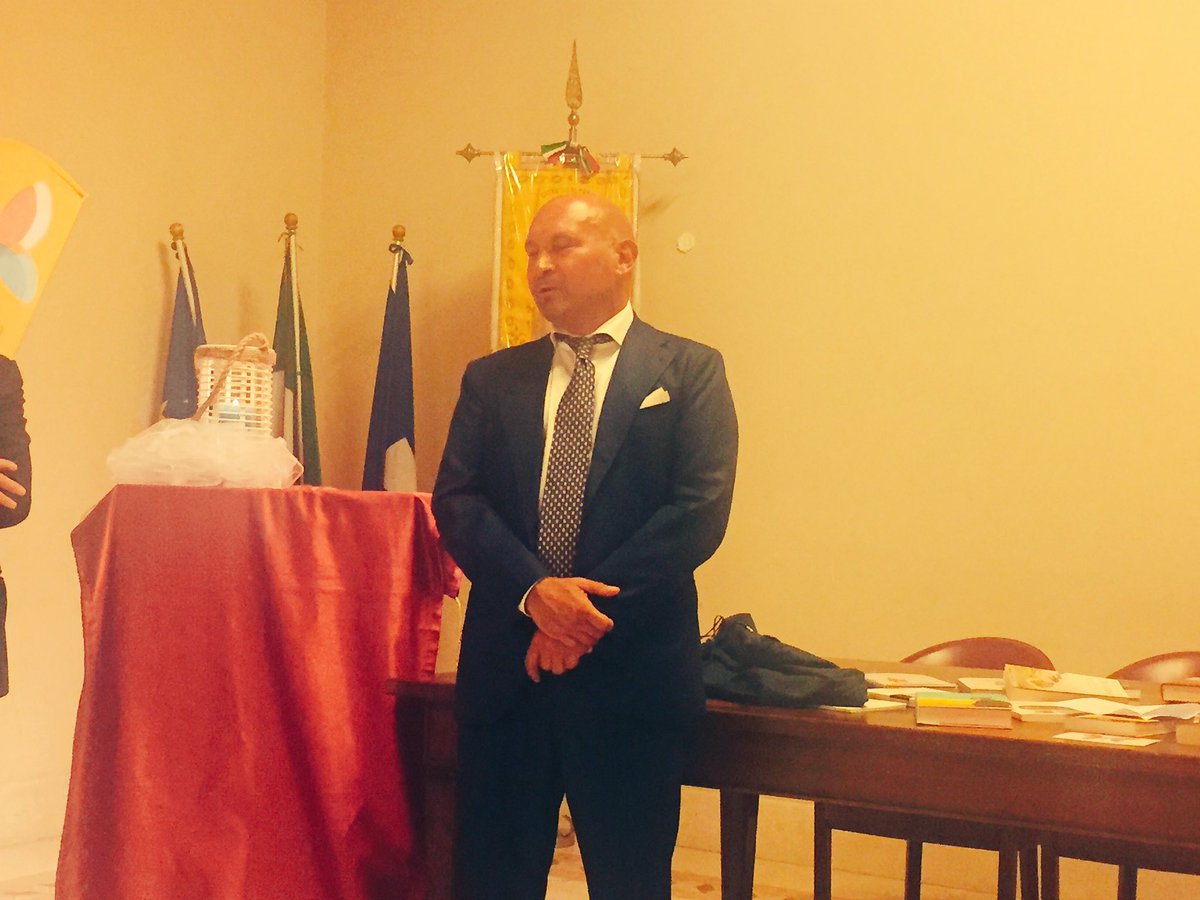 BccBasilicata's tweet photo. #nottebiancalibro @LettiDiSera DG @GiorgioCostant8 : evento straordinario di un'intera #comunità #cisiamo #siamolucani , da sempre! https://t.co/jjTJHwm7rz
