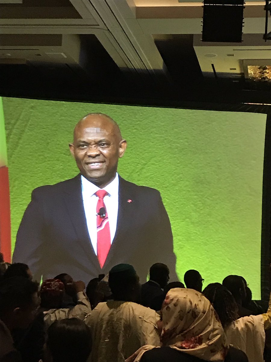 xolanee02's tweet photo. @TonyOElumelu in closing to #2017MWF: Africa needs you!
#YALI2017 @WashFellowship https://t.co/O80Fv119Vk