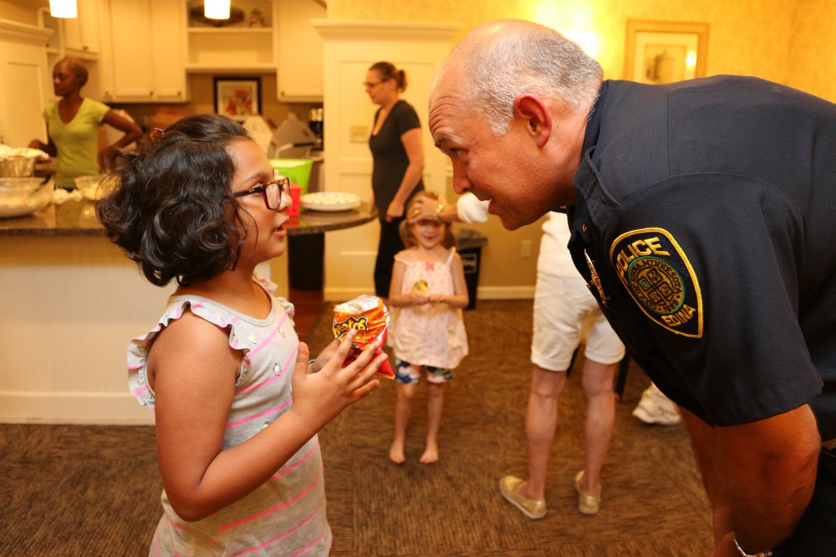 Neighborhoods in Edina got together for Night to Unite w/ visits from <a href="/EdinaPolice/">edinapolice</a>, <a href="/EdinaFire/">Edina Fire Department **Account No Longer Active</a>, <a href="/MayorJimHovland/">Jim Hovland</a>, and City Council members!