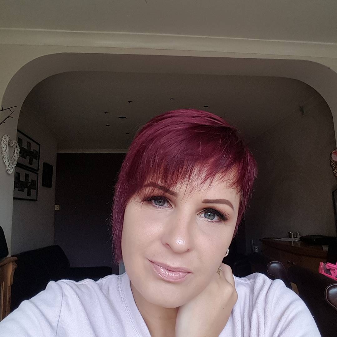 ShelleyAndreff's tweet photo. DAY 1 of 31 Days of Make-up. Apologies for it being late.... A brown smokey eye with nude lips #knowyourworth #fashionshowlive #MUA https://t.co/zzt7ELnMMl