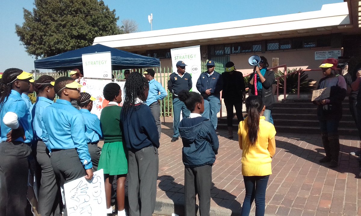 3AngelsProject's tweet image. Joining CPF Edenvale walk against  Drug and Abuse. Vanessa Kruger from Pieter Kruger Foundation addressing the youth and community.