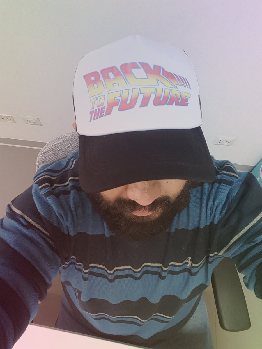 Oso_Tuitero's tweet photo. Nueva gorra para mi corazรณn! ๐โค๐ป๐ #BTTF #BackToTheFuture #FutureHat https://t.co/FUneGZmwVS