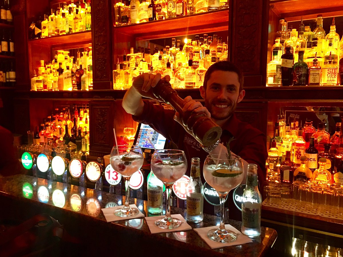 #GalwayRaces , now this was a must ! #SpiritOfGin #IrishGinClub 👌, great service , great team!