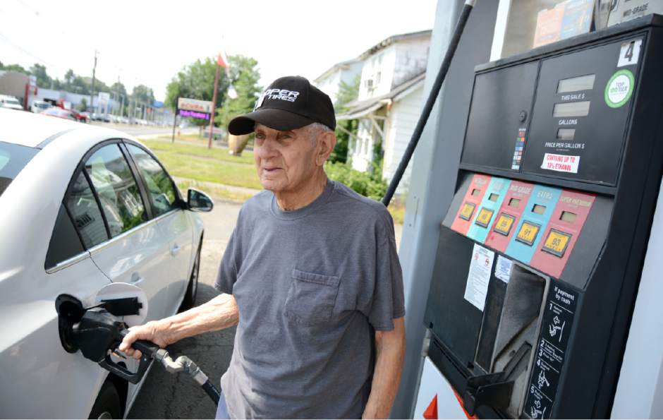 Record_Journal's tweet image. At 92, #Wallingford gas station owner still serving the #community trib.al/iDd8QZN