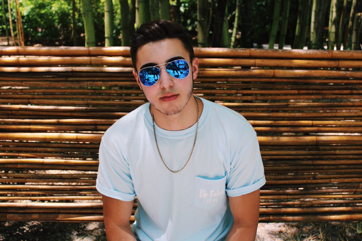NoFakesApparel's tweet photo. Own your summer☀️, check out our new collection at https://t.co/8i21v7RIMA 🚫 https://t.co/KwXDySiLqs