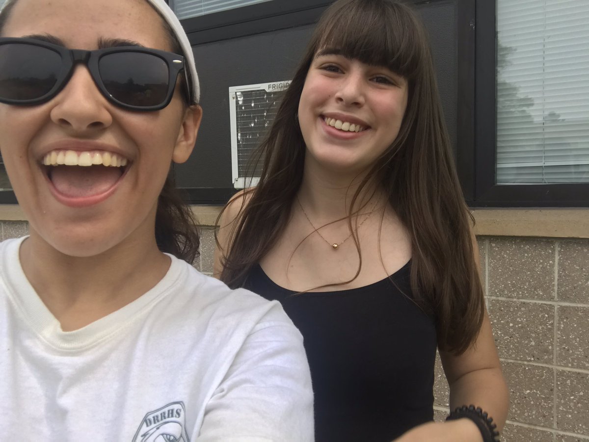 lifeofsam318's tweet photo. Some more pictures of cohort 7 because they are indeed THAT cool :-) @DRFreshmenTeam @roeyjeed18 https://t.co/9djTjFrNZq