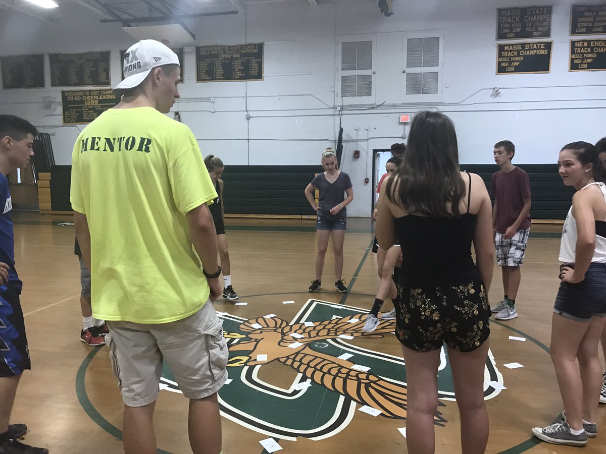 lifeofsam318's tweet photo. Some more pictures of cohort 7 because they are indeed THAT cool :-) @DRFreshmenTeam @roeyjeed18 https://t.co/9djTjFrNZq