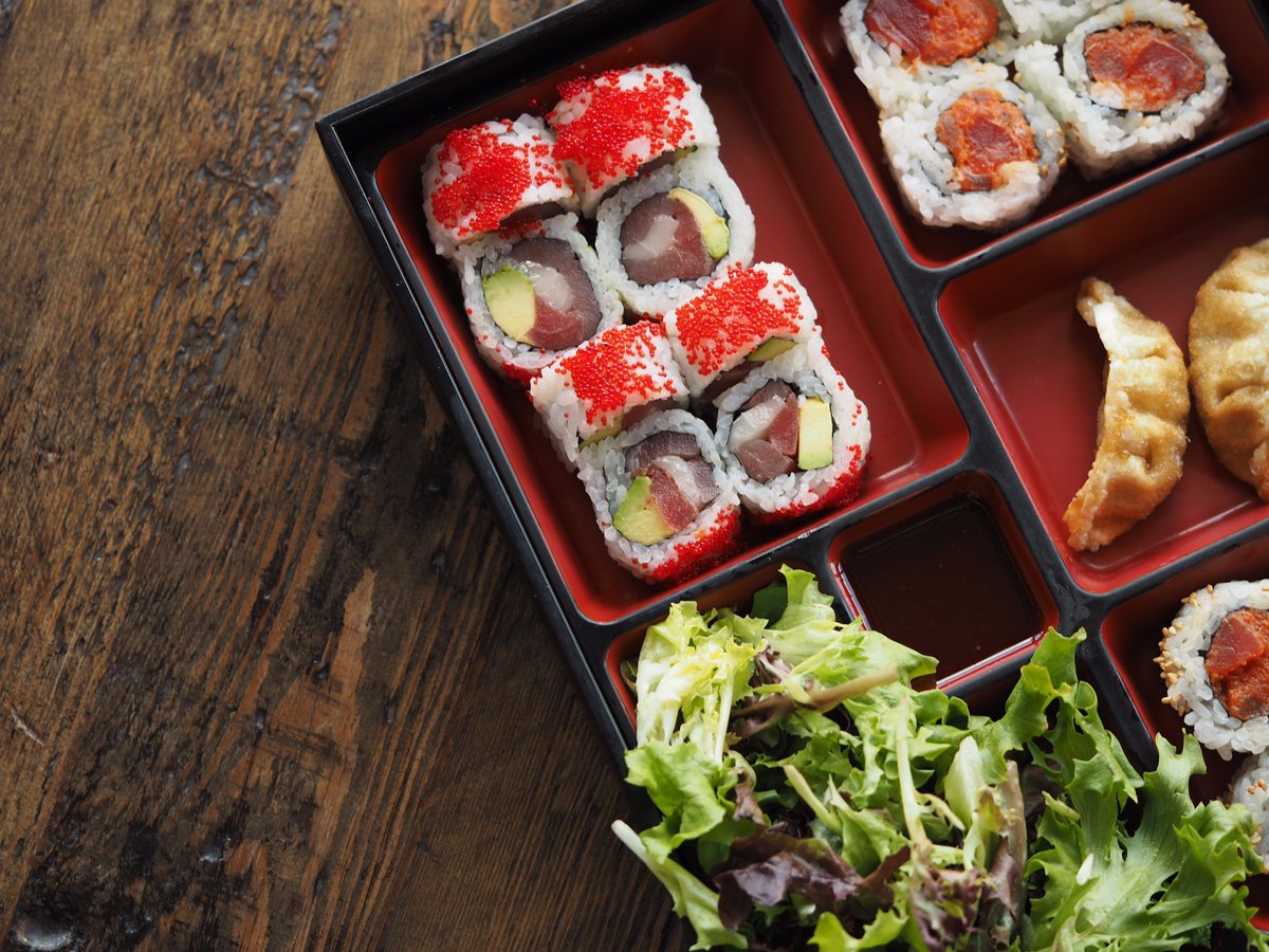 Did you have lunch yet? #yuzuchicago #Launchbox #chicagofood #Foodiechats #alwayshungry #Fabfoodchicago #thekitchen