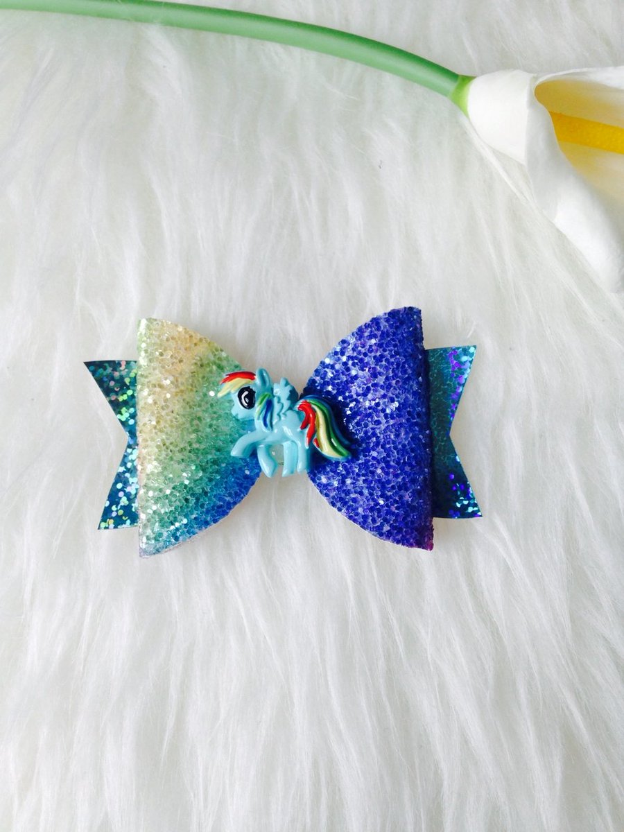 TheSmallShops's tweet photo. @AMummyToo Check out our range of beautiful kids bows at https://t.co/sDj2vQR7WQ https://t.co/nSb78NizgD