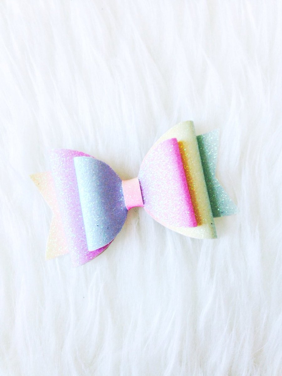 TheSmallShops's tweet photo. @ActuallyMummy Check out our range of beautiful kids bows over at https://t.co/sDj2vQR7WQ https://t.co/lUNTBpAuoW
