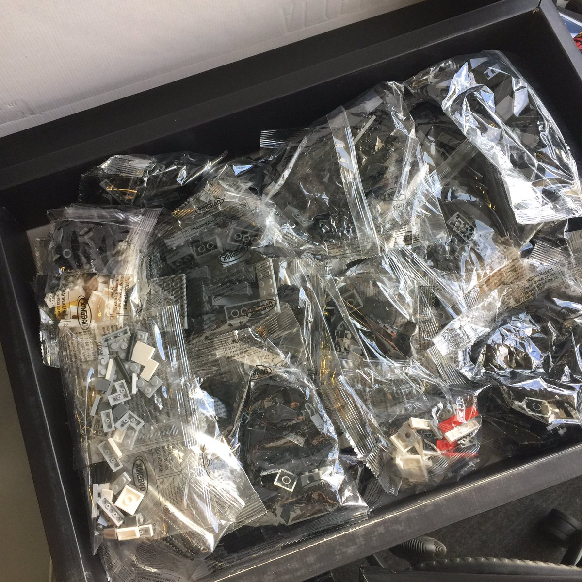 fchinchot's tweet photo. #MiniUnboxing: 2020 piezas #Xenomorph aprox $1,800. Alt: 40cm aprox. Próximamente en #TiendasGamers. La caja no cabe en mi escritorio. 🤣 https://t.co/jgzeycPrzj
