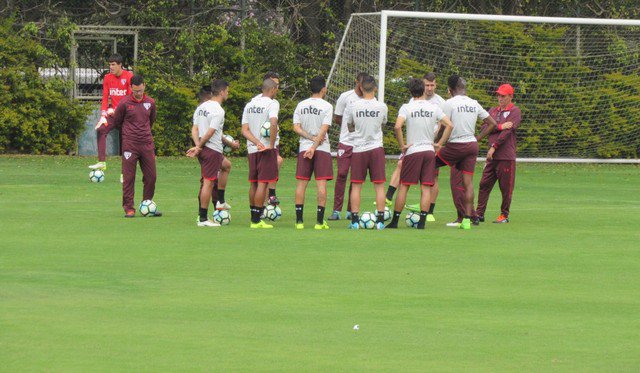 FutMundo2's tweet image. Dorival repete escalação e mantém Marcinho no São Paulo contra o Coritiba. #SãoPaulo #Brasileirao2017 #BRFNM