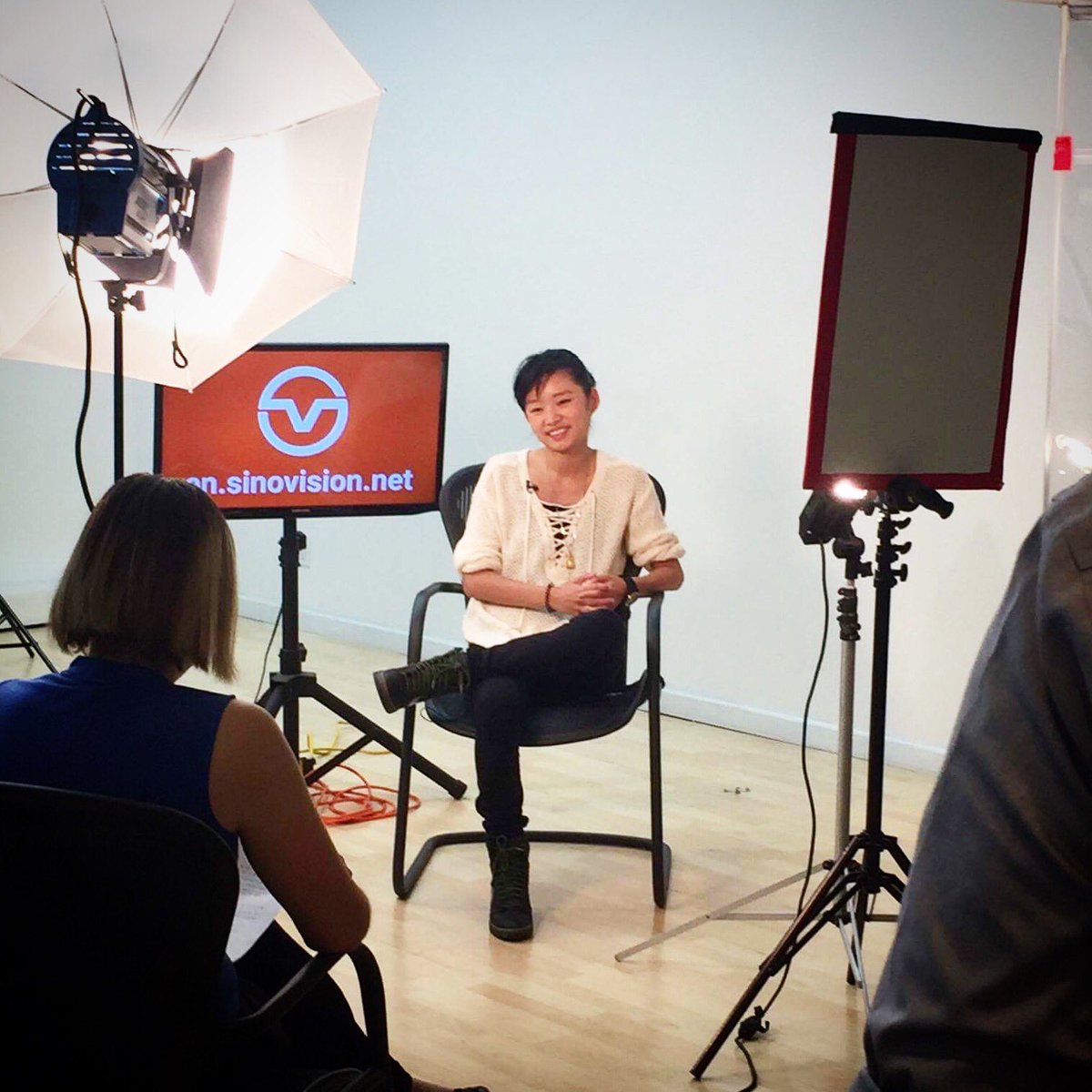 ItsCeliaAu's tweet photo. Getting interview by @sarahcwendt with @Sinovision_US. I am just prentending that I know what I am saying. 😬😬 #TheLastTip https://t.co/Swsf4sZr2Y