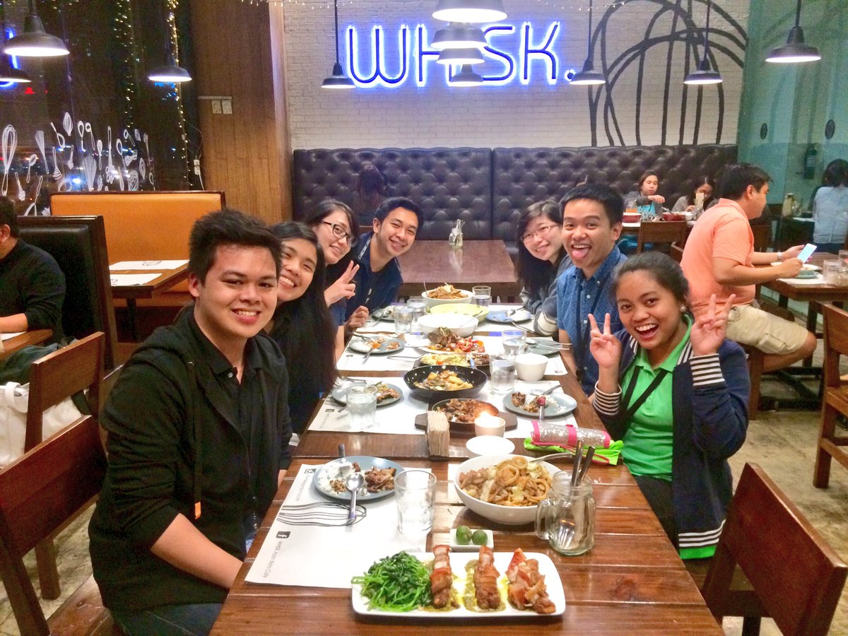 santos_chris21's tweet photo. Thank you so much @Biancssstar! Babawi kami sayo soon hehe 😊 #USTRepresent #OpentextFam https://t.co/HkjX6QZX8b