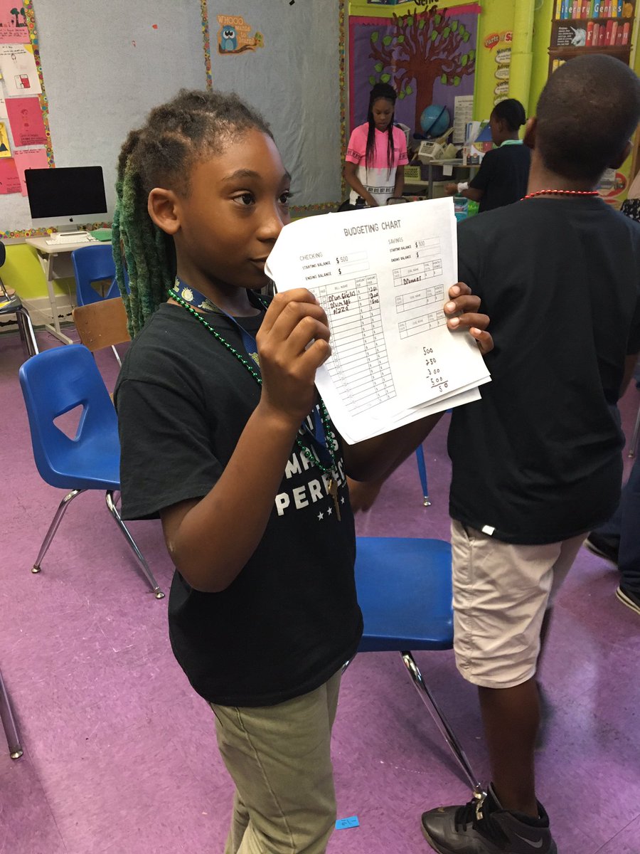Natalie_Designs's tweet photo. Had such a great time with these awesome 4th and 5th grade students and @themoneyhubnyc! https://t.co/DNH41v0keK