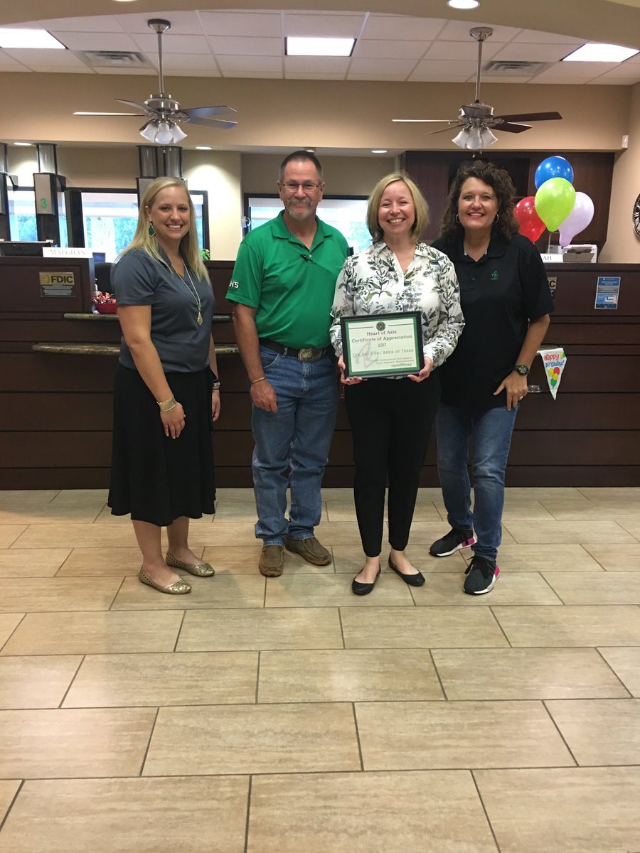 AKLay25's tweet photo. Green Pride! #azleISDway https://t.co/LPKXabLFvI