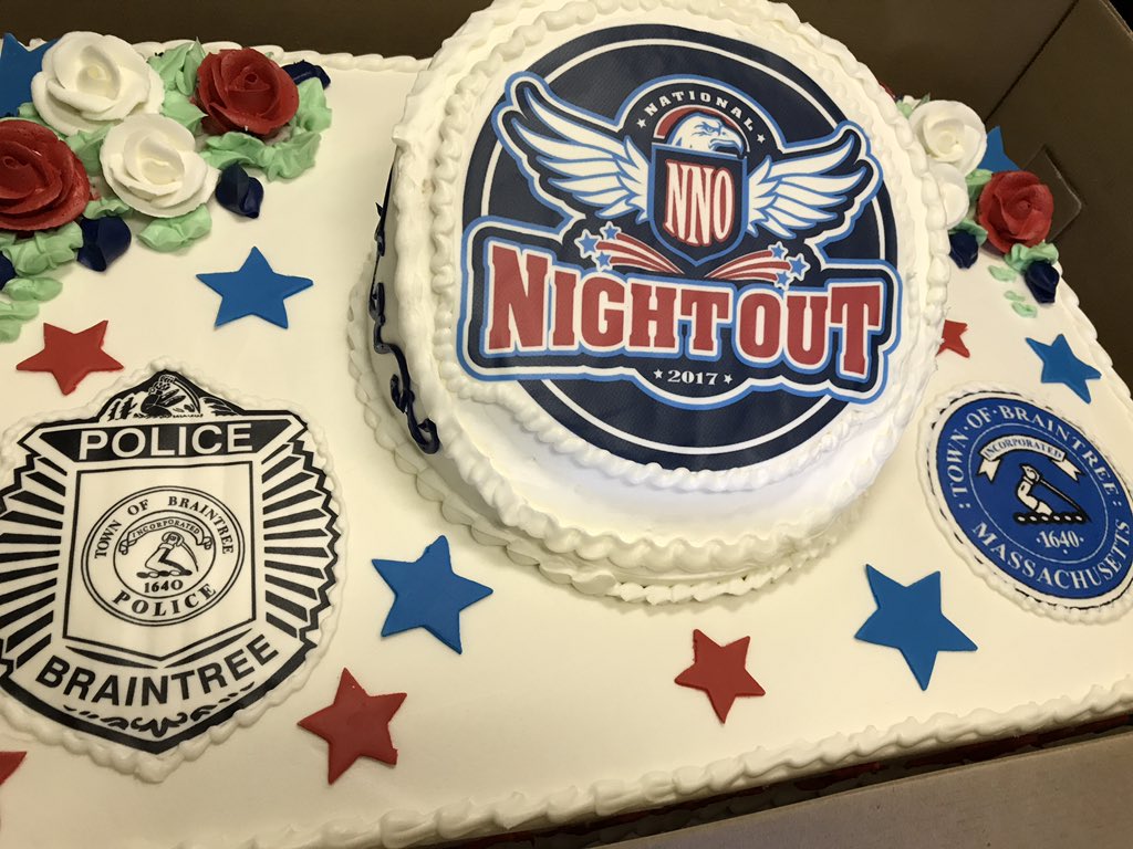 BPD_EdWoo's tweet photo. Great cake from @Montilios to help @BraintreePolice celebrate #NNO https://t.co/LKLEqPgdBv