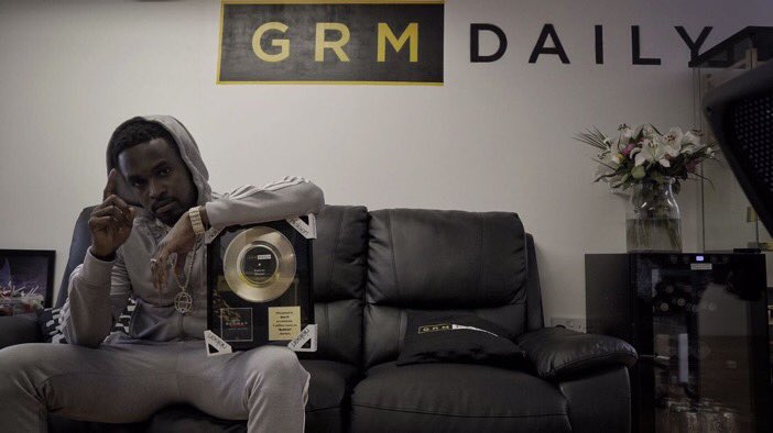 GabbyButtaci's tweet photo. Yesssss D well deserved 🙌🏽🏅Congratulations to @OfficialDunD on receiving his 1million views plaque for #BadmanRemix ft. @Sneakbo @KojoFunds https://t.co/QEaITGolqa
