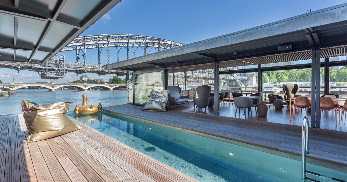 routeindigo's tweet photo. Off Paris Seine, le premier hôtel flottant - https://t.co/aBAocxyFlo | #Paris #Hotel #Hotelflottant https://t.co/mKjkabUYwb