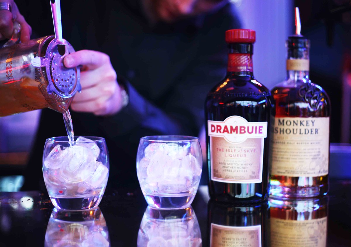 LMArms's tweet image. Do you have any plans for the weekend? Come and get Curious with us! #rollonfriday #cocktails #CuriousClassicCocktails 🥂🍹💃🏻