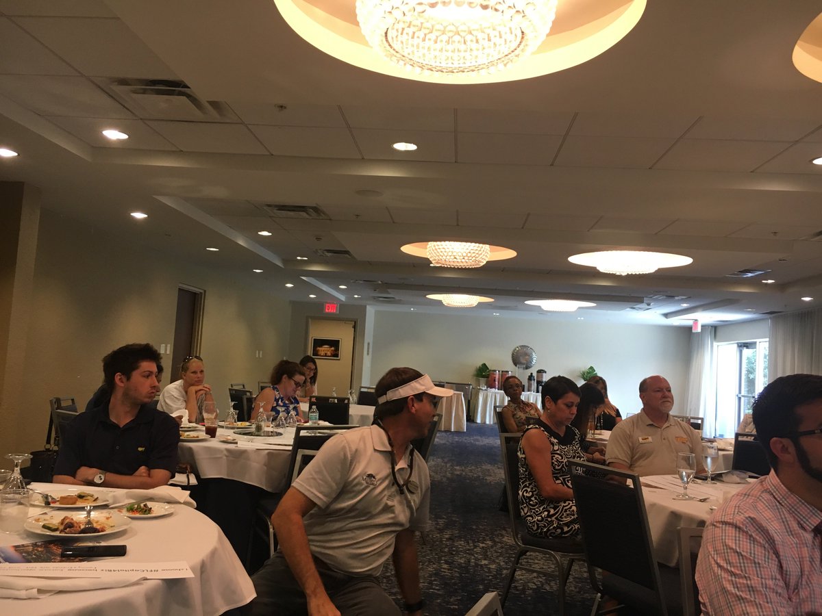 OEVforBusiness's tweet photo. Connecting w/ @TalChamber Leads Group 7 and watching the benefits of #CapitalLOOP unfold: #networking #collaboration #community. https://t.co/cGpIMQzTxk