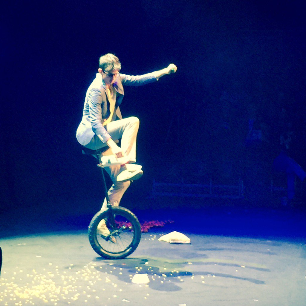 Sam Goodman, UK unicycling champion, makes a bowl of cereal #edfringe