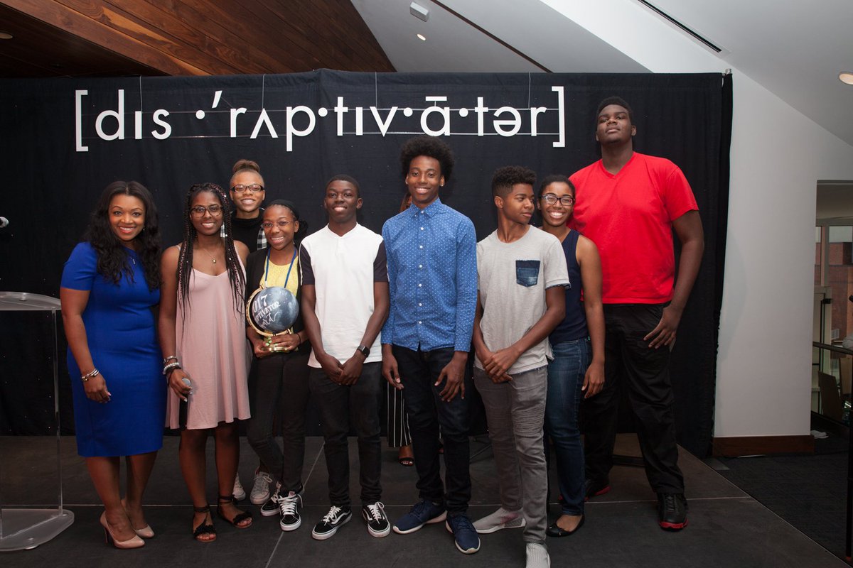 Congrats New Look 2017 #Disruptivator Award honorees @wkamkwamba & @DrewCharter InvenTeam! Presented by @generalelectric & @SouthwestAir