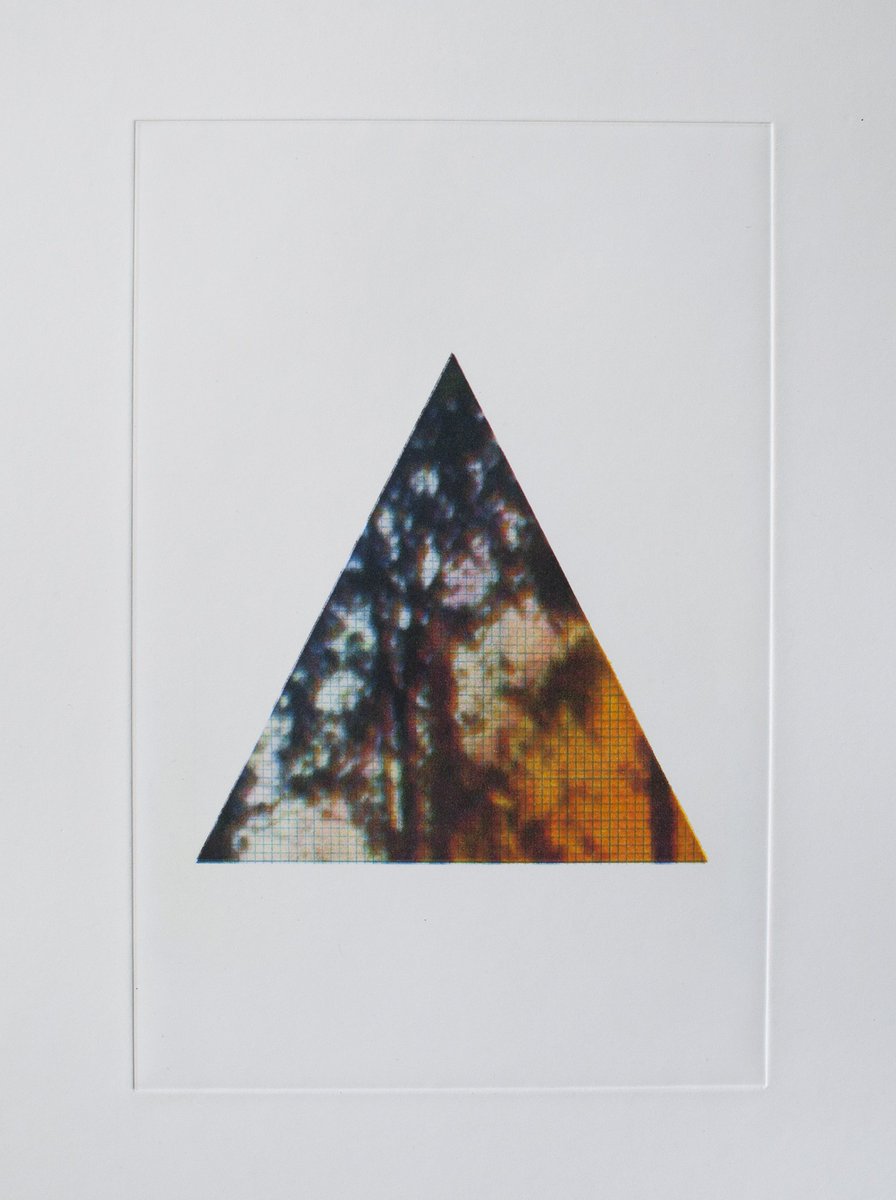 Artist Livi Mills from <a href="/camberwellUAL/">Camberwell College of Arts</a> for #FLOCK our current graduate exhibition.

Open until 25th August 
#gxgallery #camberwell #london