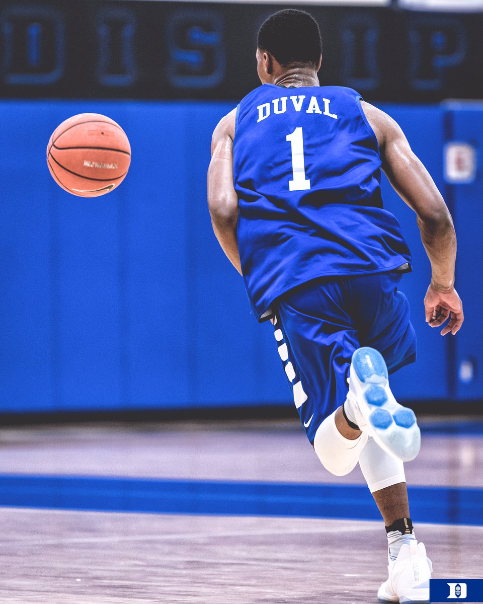 DukeMBB's tweet photo. There's maybe 1-2 PGs on 🌏 who can run and jump like Tricky. 🍿💨🔵😈 https://t.co/ax64byMJlO