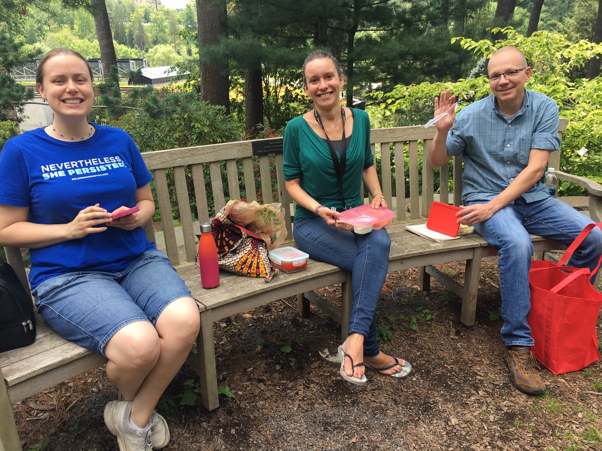 BogLabCU's tweet photo. Lunch break among the #plants @CUintheGarden during the #BogLabSummit🌾after good morning #xanthomonas talks  @fab_rinaldi @Mathilde_Hutin https://t.co/vkwsjlS4bh