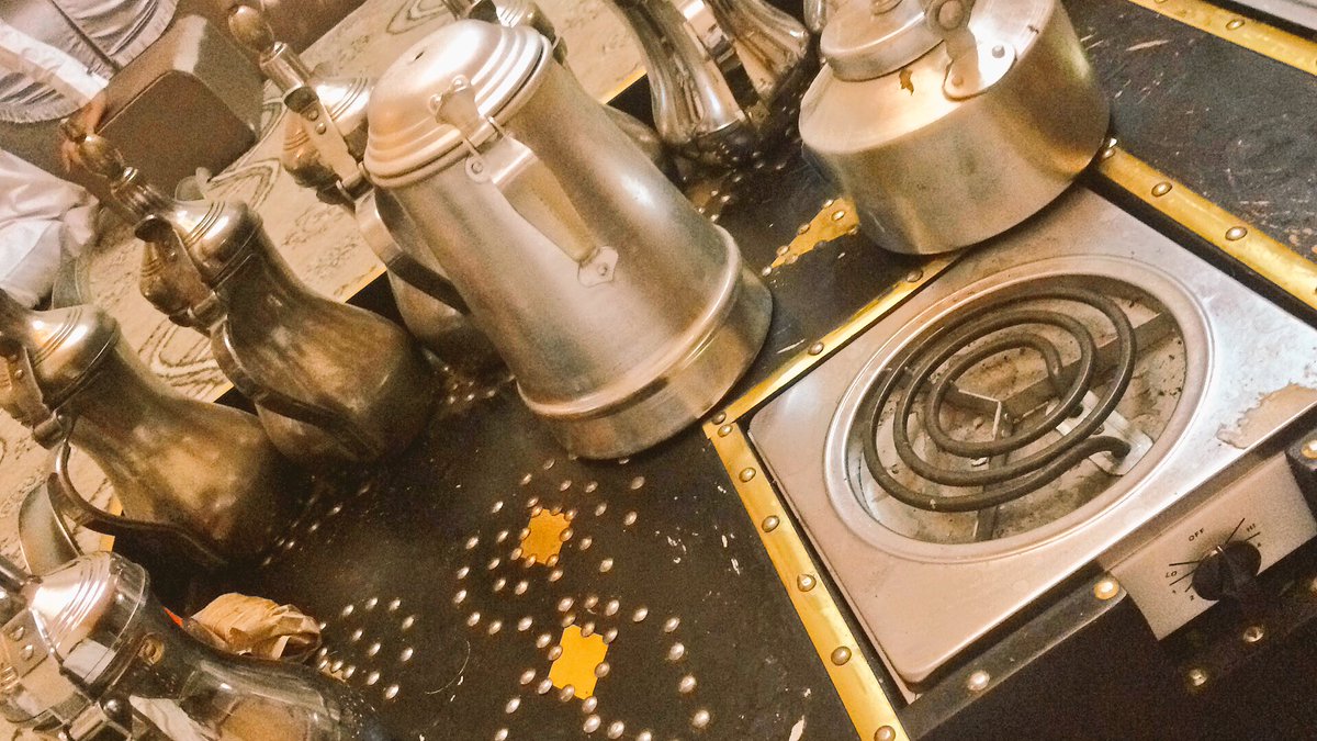 ربعي مفرجة الهموم المشاكيل
أهل الفعول الطايلة والجميلة
ربعي هم الروسان عدالة الميل قبيلةٍ ياويّها من قبيلة#شمر