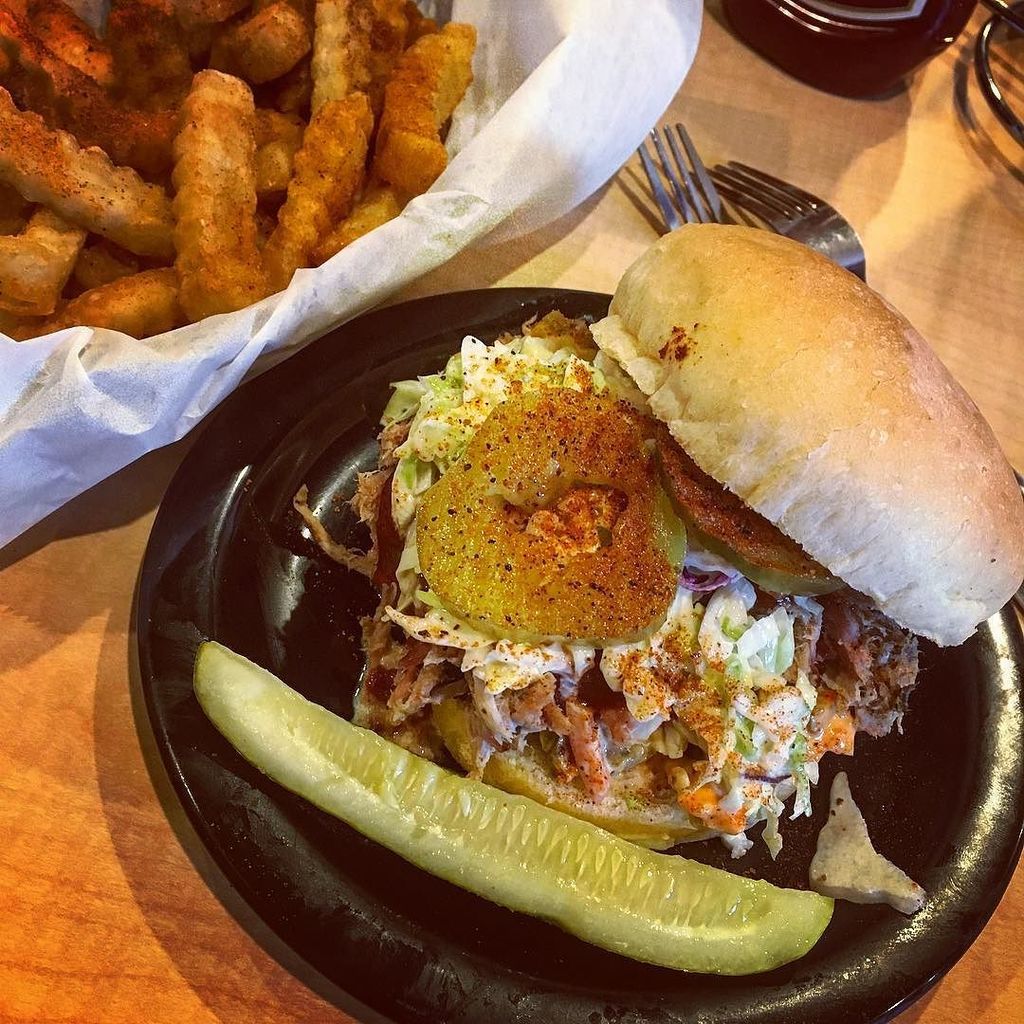 Celebrating @bbqaddictsmegan's big win with a Spicy Remus Sandwich!  Pulled pork, spicy pimento cheese, cole slaw,… ift.tt/2w6Rft4