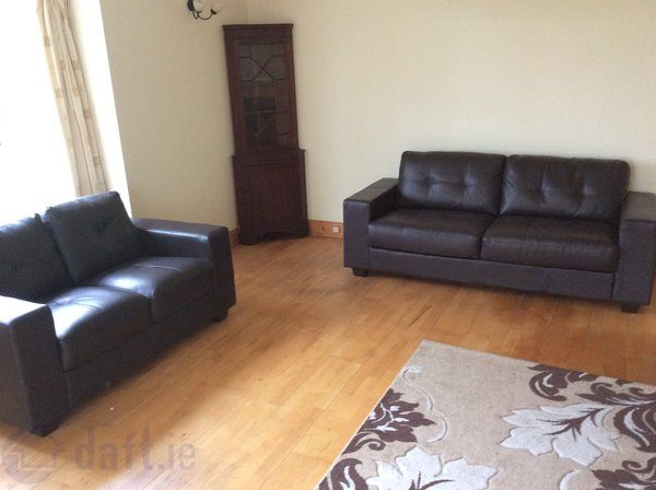 PurcellProps's tweet photo. With a traditional wooden interior and a modern facade, this 5-bed property, north of Waterford is a hidden gem 😍 >> https://t.co/9TjBmnZnbr https://t.co/qyfnn4cBuo