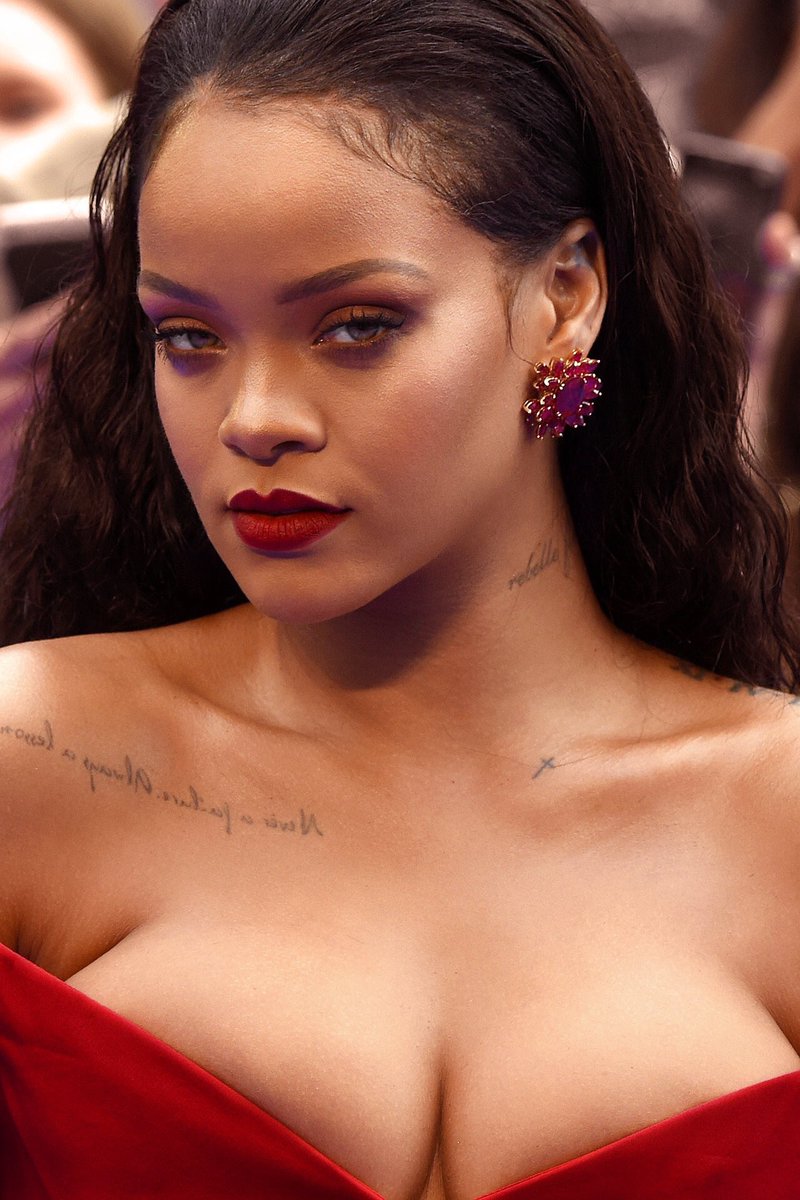 ProjetoRihVote's tweet image. ÍCONE 
#MTVHottest Rihanna