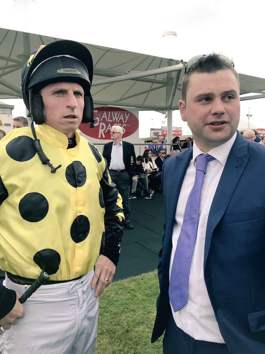 NiamhSpiller's tweet photo. #Argante is home safe & lives to fight another day.Amazing experience as an owner,highly recommended.Thank you @Galway_Races @HSpillerRacing https://t.co/9FRXfjsBCP