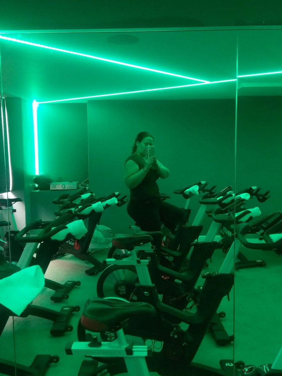 sharoncanavar's tweet photo. Hey @HindLucy @Harry_Gate where are you?!
First class in ages @go_revolutions
Think it might hurt.... https://t.co/sIvh7QMozY