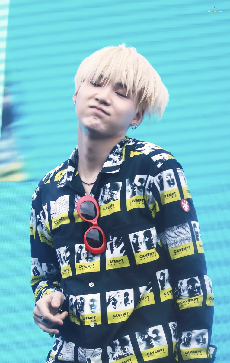 MidsummerNDream's tweet photo. #SUGA #윤기 #슈가 #방탄소년단
160721  @BTS_twt https://t.co/nxgPDil8db