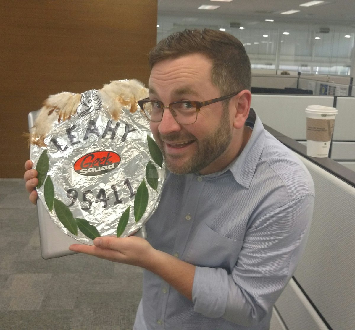 AgentRobins's tweet image. When an Agent loses his badge, Mission Control doesn't leave him hanging. #artsandcrafts #GSCulture