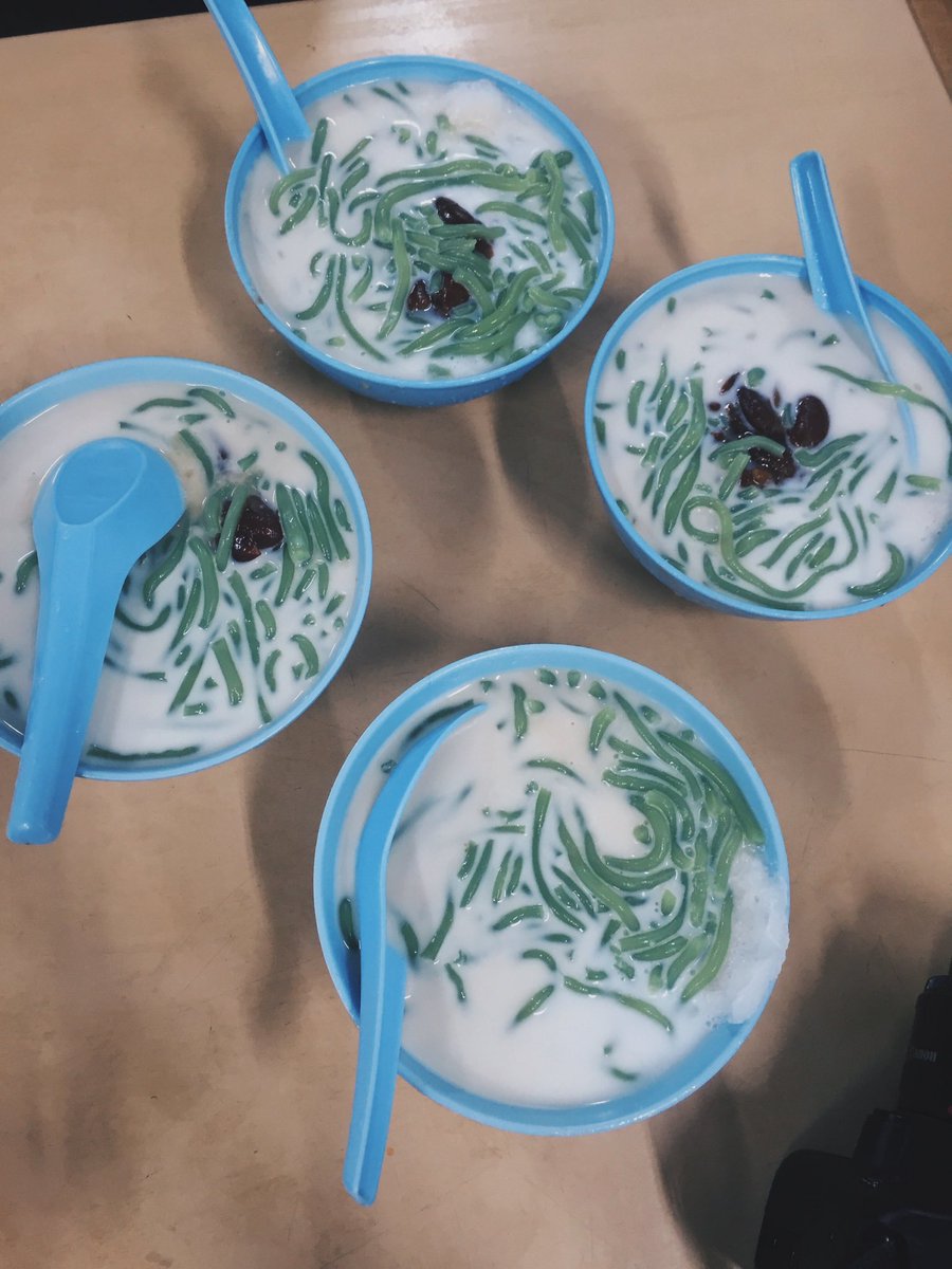 syemufn's tweet photo. Penang day 1
Nasi 7 benua
Penang road famous teochew chendul
rojak buah & ABC
#foodonly
#part1 https://t.co/npwlYPldlY