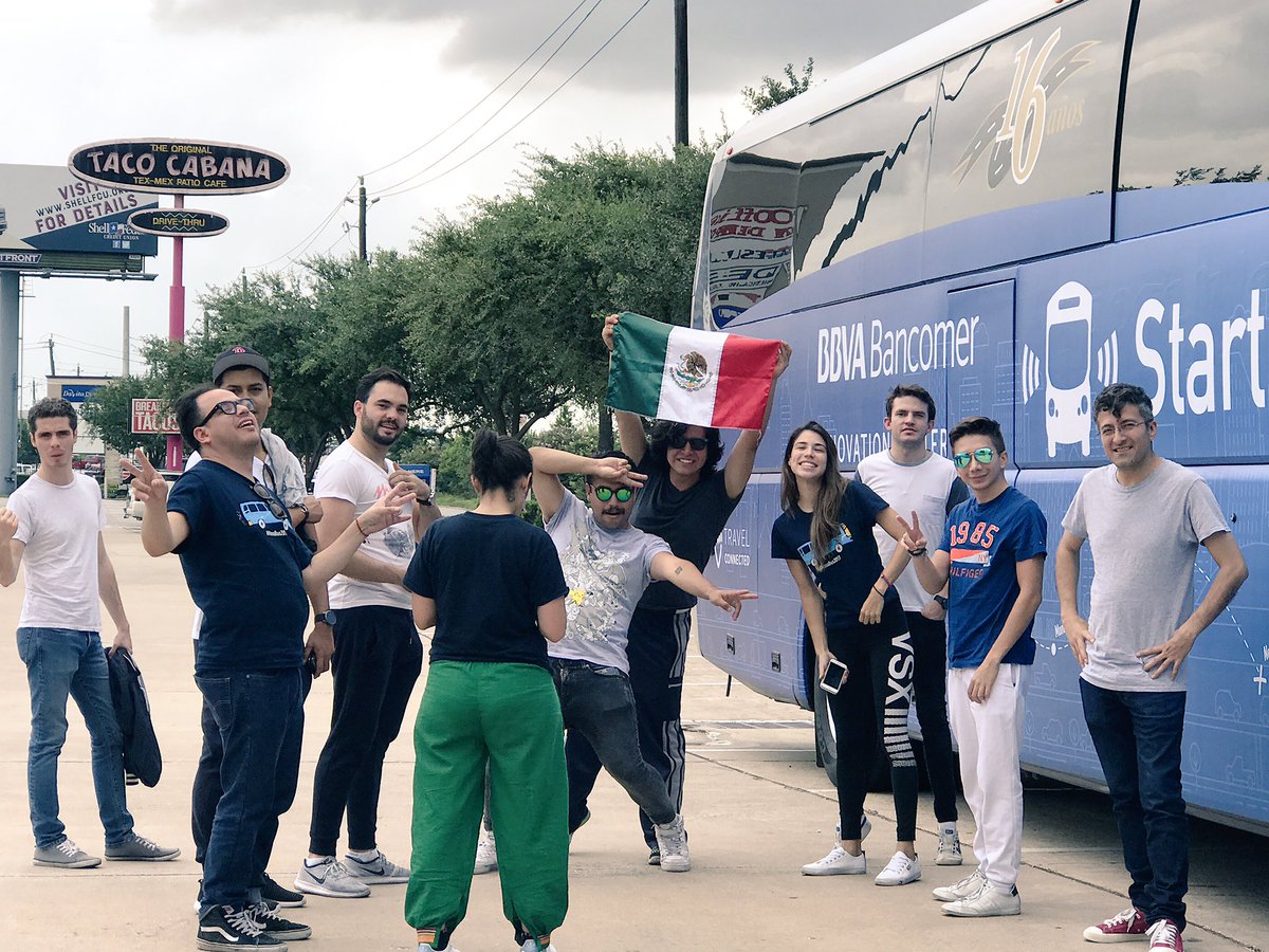StartupBusMX's tweet photo. Breakfast Stop in Houston for the #Mexabus2017 😊🚌🇲🇽 ... just a few more hours to NOLA!!! #cibbva https://t.co/vKzQ2duIR7