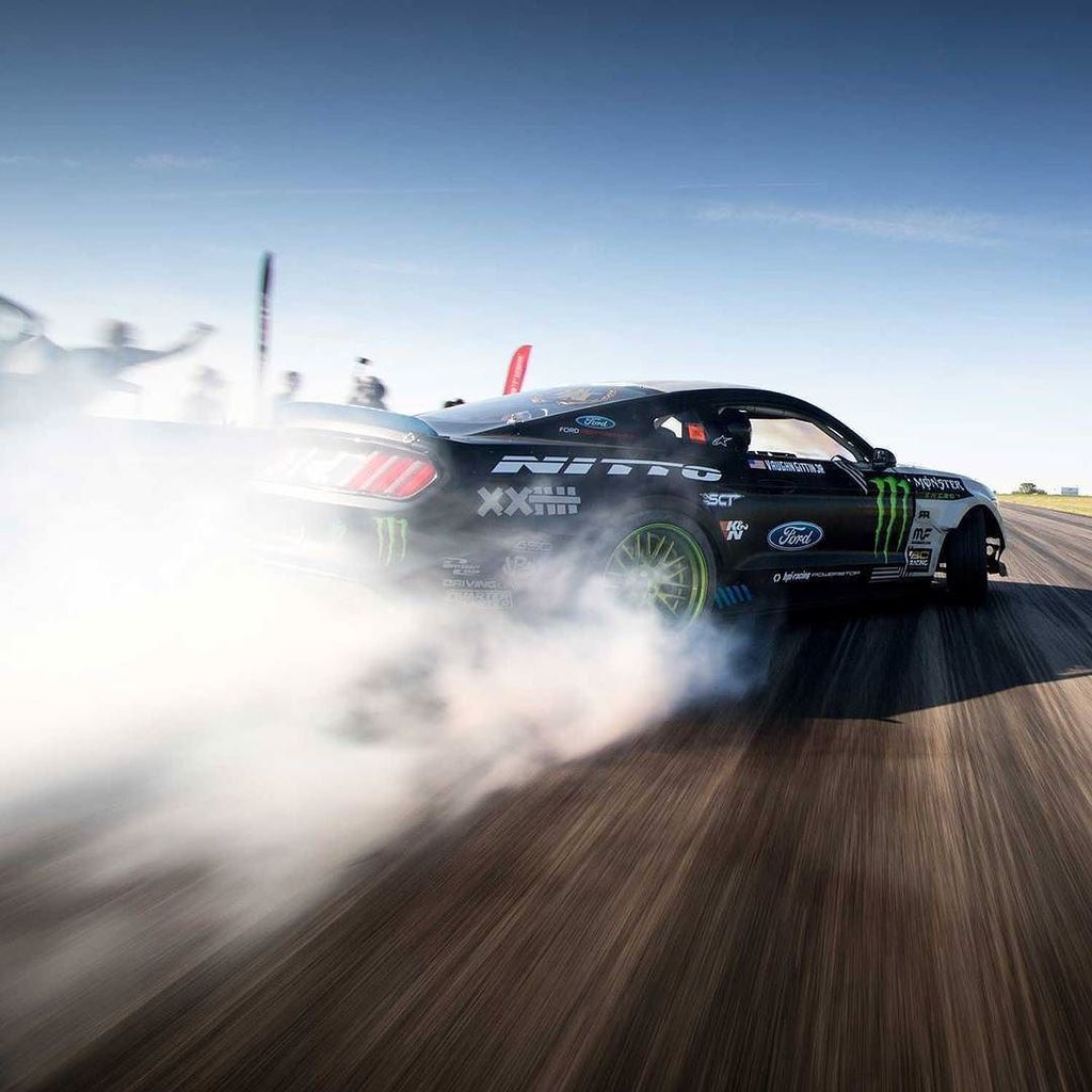VaughnGittinJr's tweet photo. Who's going to be heading to @nittotire Auto Enthusiast Day in Anaheim, California August 12?? It's a free event that features all sorts of… https://t.co/6YjtUnolJp
