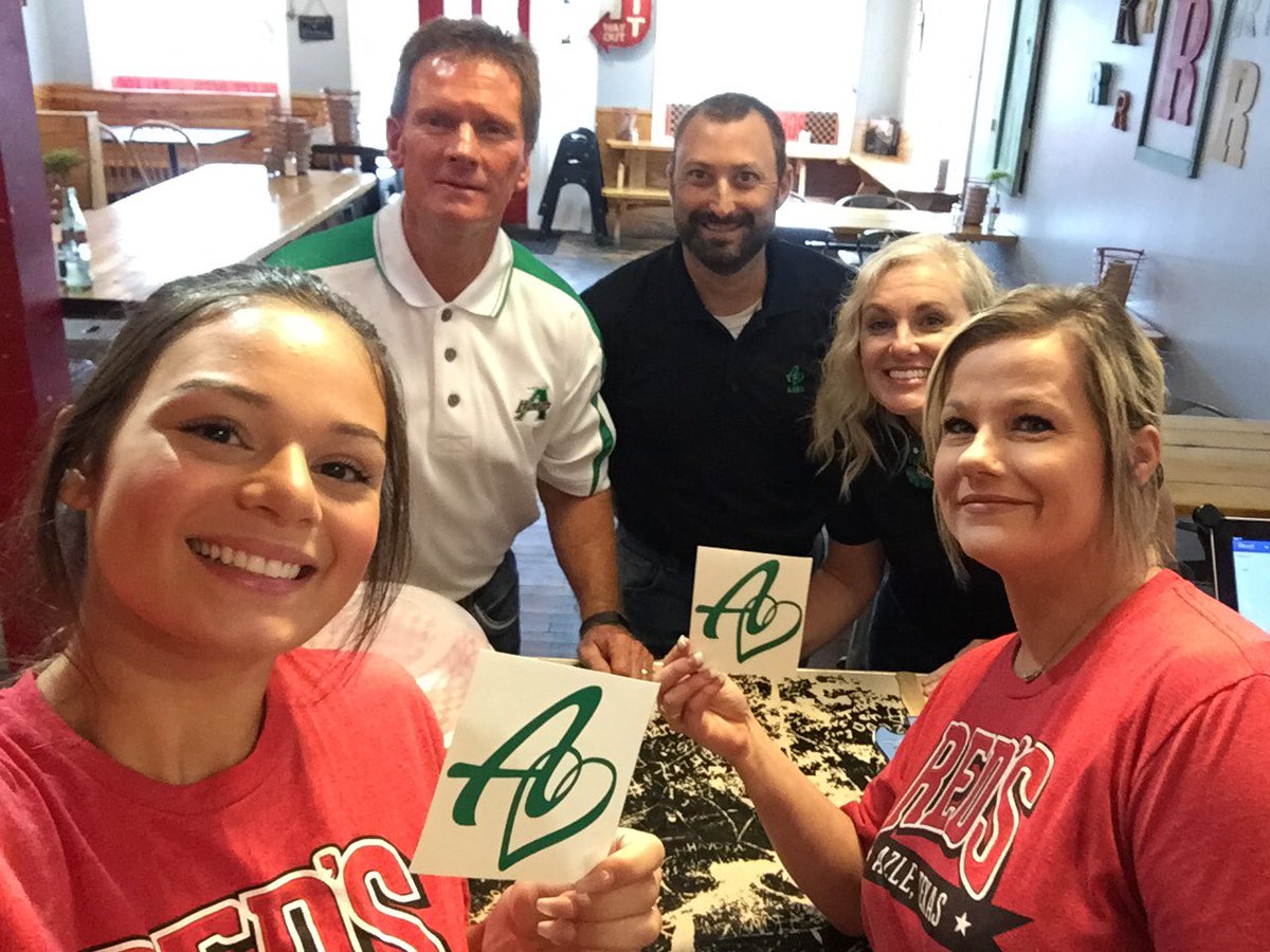 Mrs_Wynns's tweet photo. Red's Burger House, you are the 💚 of Azle! #azleISDway https://t.co/Eili2itcY2